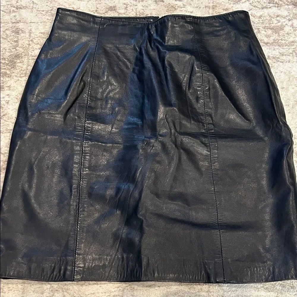 Tannery West leather Black Pencil mini size 6